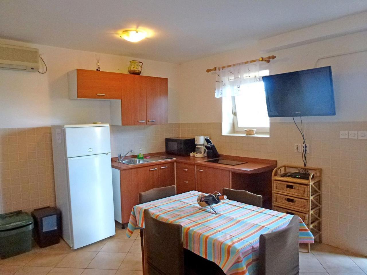 Ivona Apartment *